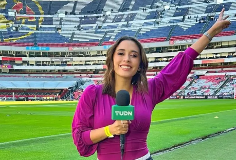 Mar&iacute;a Fernanda Mora se ha dedicado al trabajo de reportera durante toda su vida y es fan&aacute;tica de los deportes desde la cuna. 