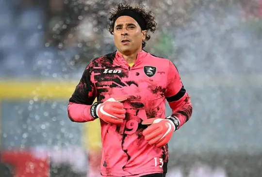 Guillermo Ochoa tendría una oferta para salir del Salernitana