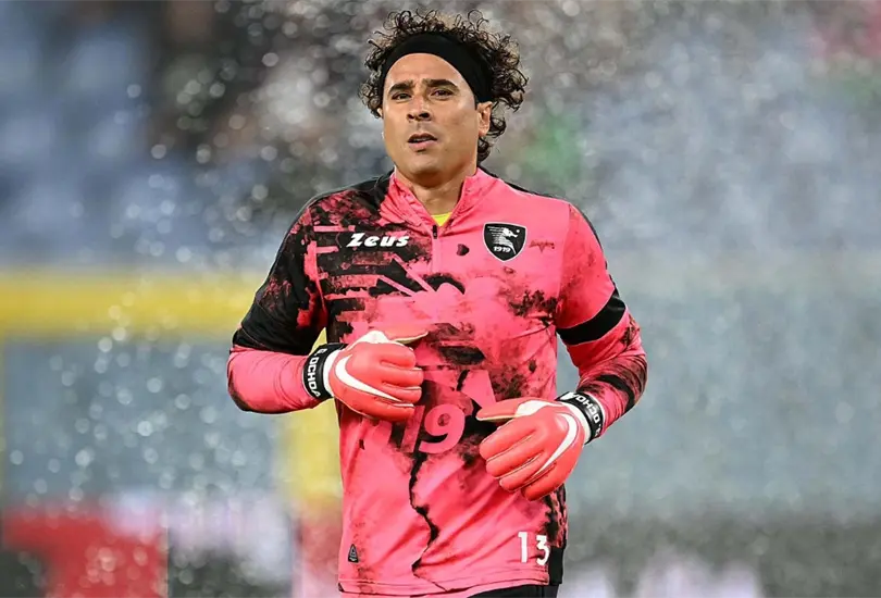 Guillermo Ochoa tendría una oferta para salir del Salernitana Guillermo Ochoa tendría una oferta para salir del Salernitana