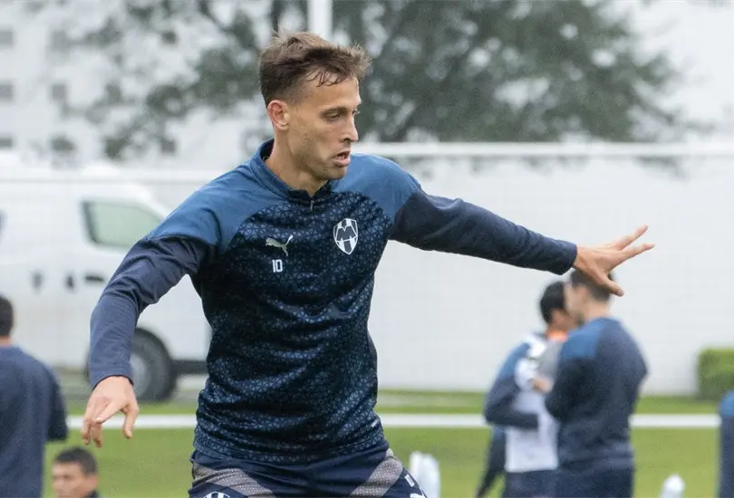 Sergio Canales aclar&oacute; su estado de salud luego que sali&oacute; de cambio en el Monterrey vs Mazatl&aacute;n