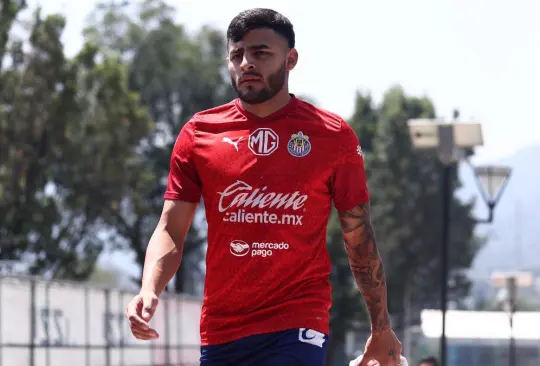 Alexis Vega ya habría respondido a Chivas por su intento de bloquearlo