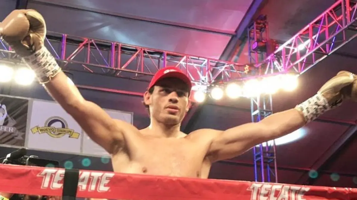 Su carrera como profesional comenzó en 2003 cuando tenía 17 años de edad y tuvo varios buenos pasajes en el ring.