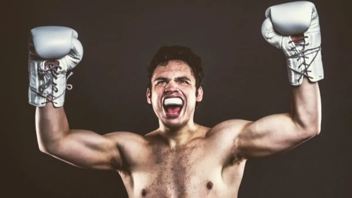 En 2017 incluso le fue removida su licencia como boxeador profesional debido a no volver a pasar un control antidopaje.