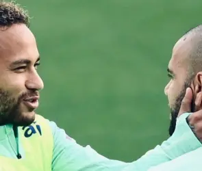 Neymar no se olvida de Dani Alves y lo ayuda con millonaria cantidad de dinero, ¿para su fianza?