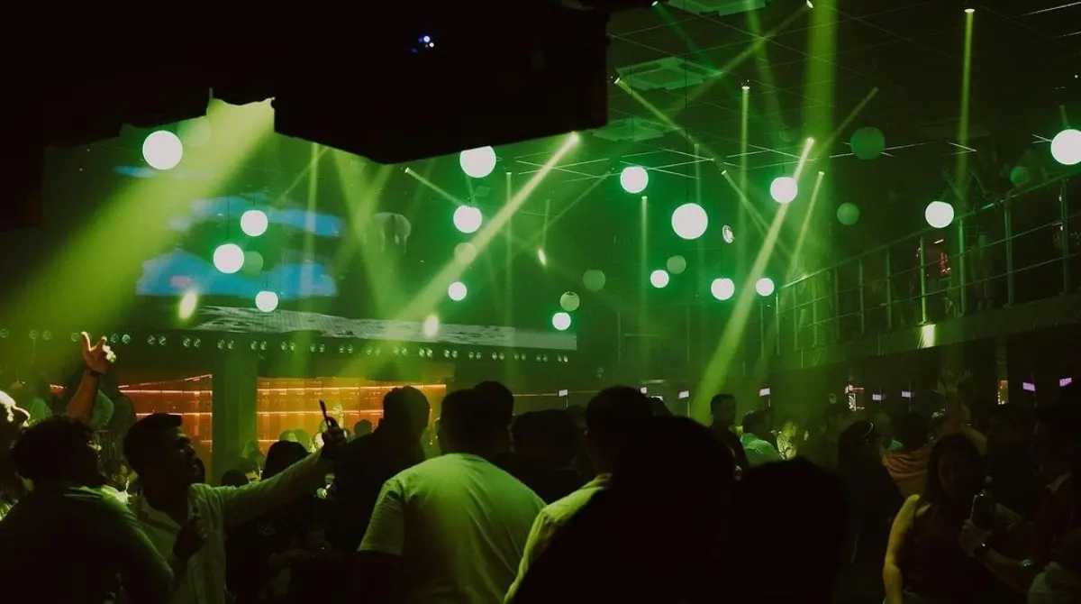 Adem&aacute;s del mexicano, que representa una figura en el mundo del futbol, en las instalaciones de Hope 52 han estado cantantes reconocidos mundialmente e influencers.