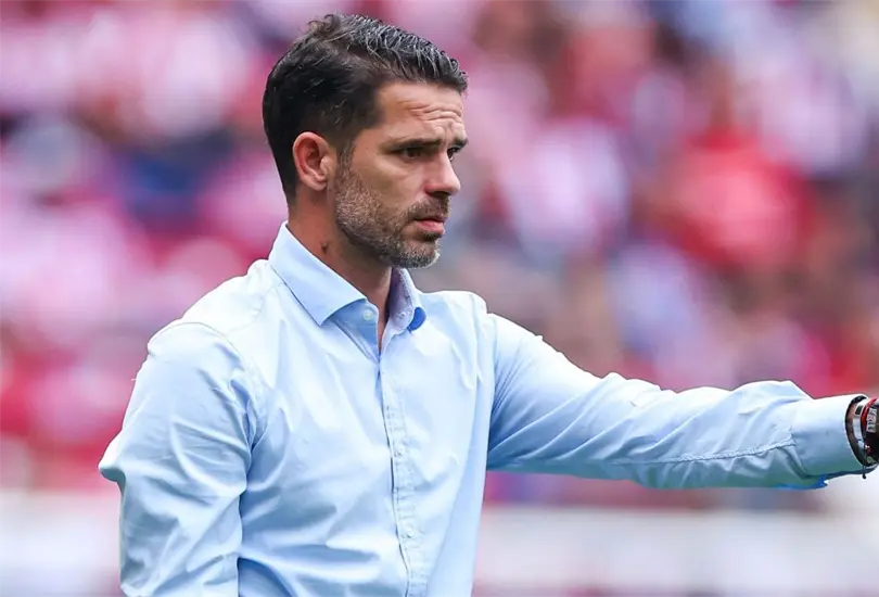 El t&eacute;cnico argentino podr&iacute;a salir del equipo aunque lo har&iacute;a dejando buenas ganancias.