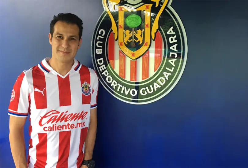 Omar Gonz&aacute;lez encar&oacute; a los medios para &acute;defender&acute; a Piojo Alvarado tras lanzarles un petardo