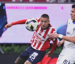 Roberto Alvarado: El castigo que recibiría por parte de Chivas
