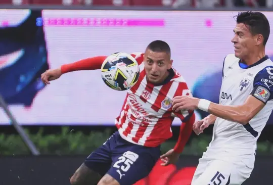 Roberto Alvarado sería castigado por Chivas.