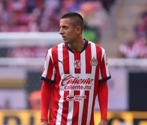 Exhiben si la Liga MX podría castigar al Piojo Alvarado tras lanzar petardo