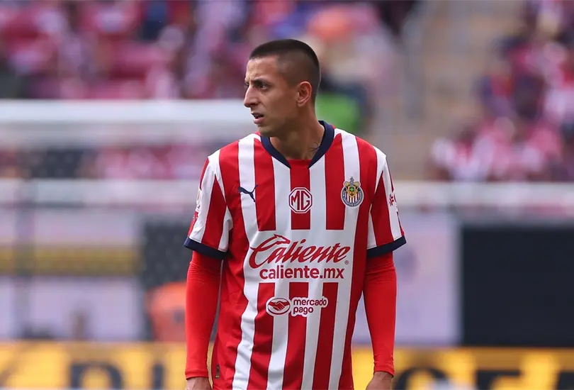 Piojo Alvarado lanz&oacute; un petardo a los reporteros, y se revel&oacute; la raz&oacute;n por la que la Liga MX no lo puede castigar