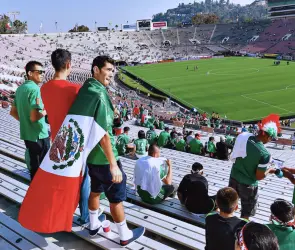 Aficionados celebran venta de boletos fallida para México vs Valencia