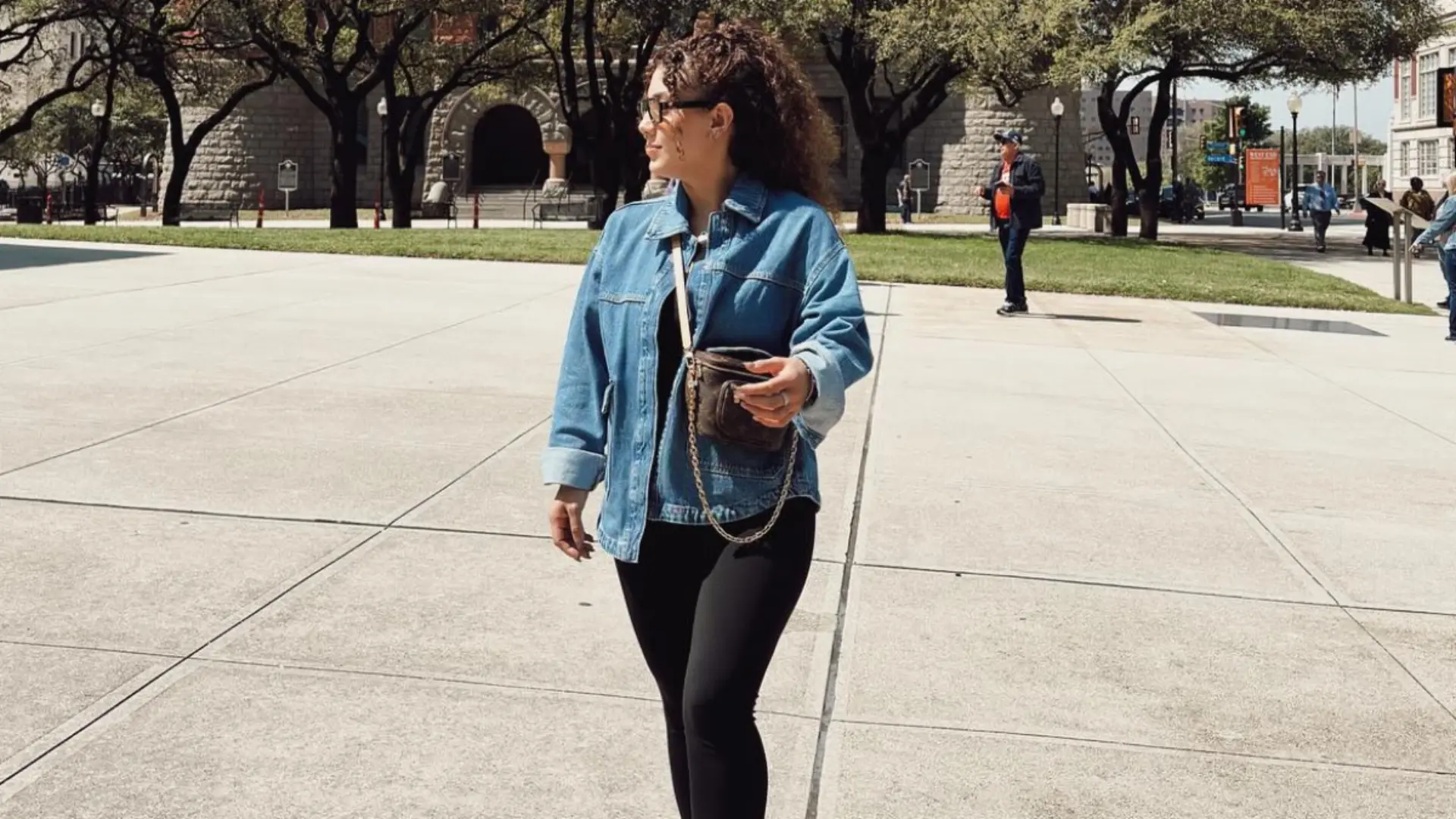 Tampoco pierde la oportunidad de asistir a los encuentros de Roberto para apoyarlo.