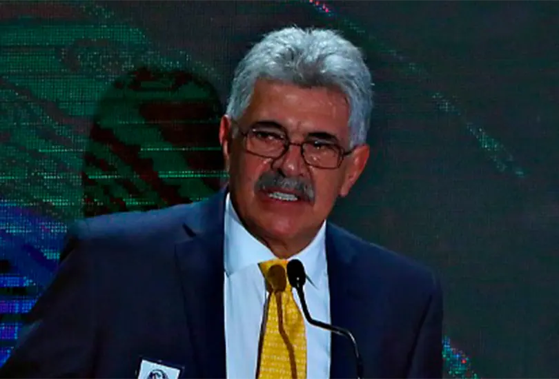 Tuca Ferretti revel&oacute; que le tendieron la cama en reconocido equipo