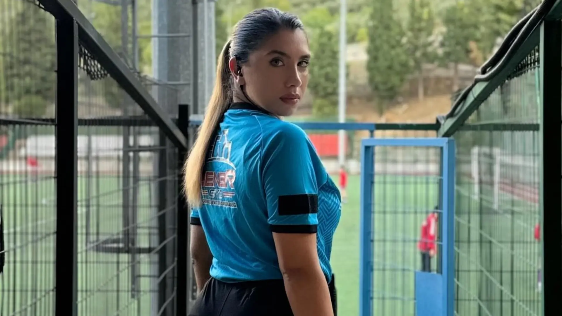 Poco antes fue jugadora profesional pero una lesión la alejó del deporte de alto rendimiento.