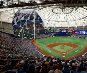 Tropicana Field y otros estadios dañados por fenómenos climatológicos