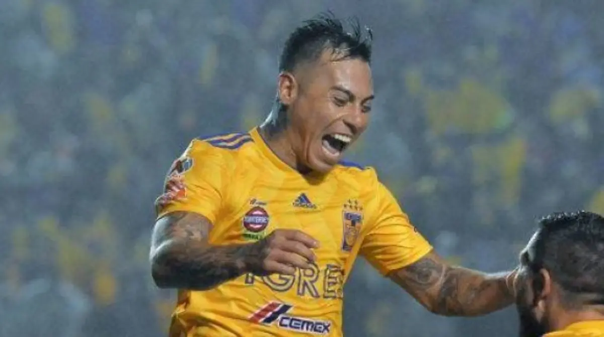 Eduardo Vargas estuvo con Tigres durante su paso por México, no sin antes ser parte del Valencia.
