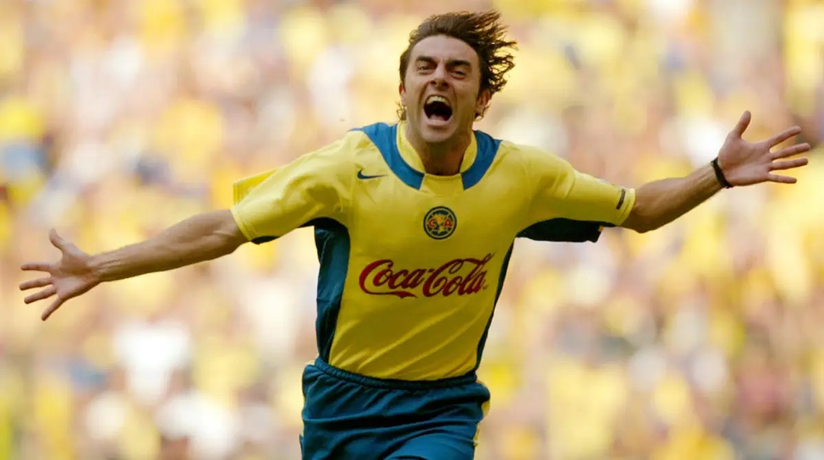 Claudio López dejó huella en México con el América no sin antes haber jugado con el Valencia.