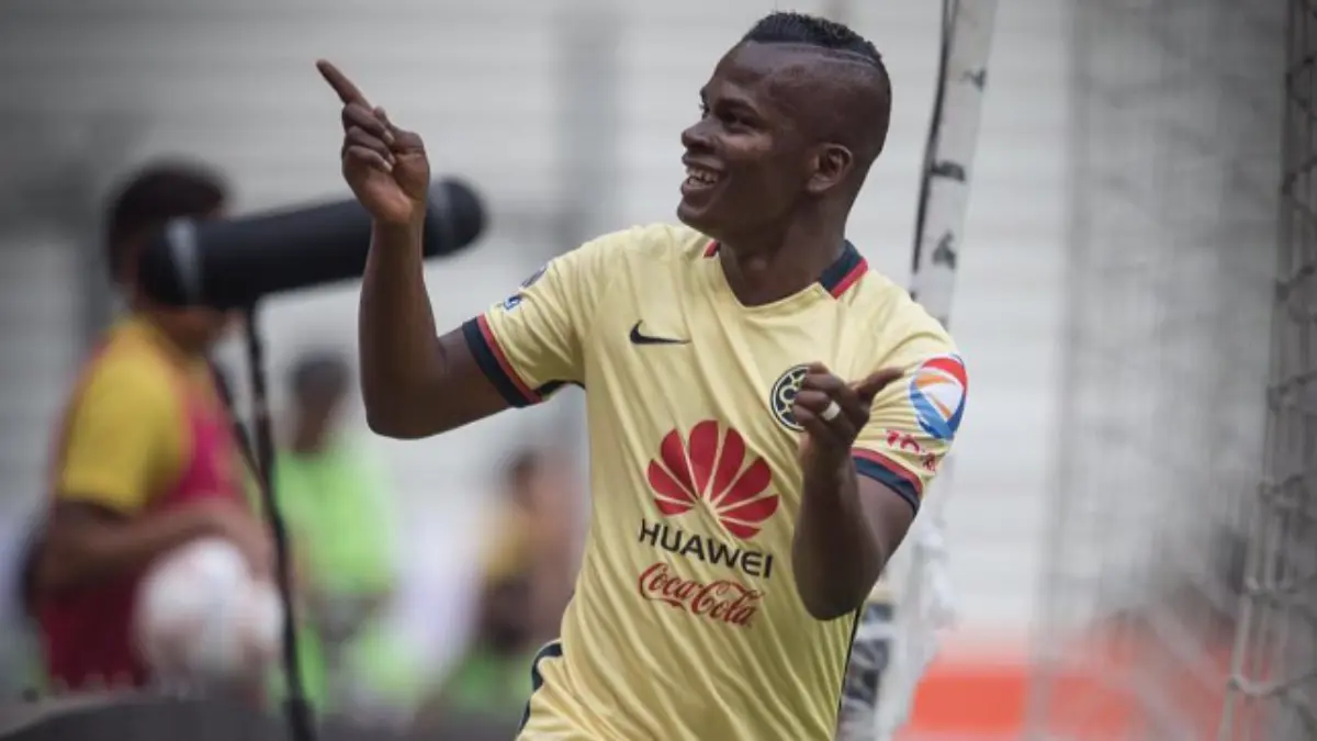 <strong><i>Darwin Quintero.</i></strong> Es sin duda uno de los fichajes que más decepcionó al vestir la playera del llamado ´Más Grande de México´, ya que venía de tener seis temporadas extraordinarias con Santos Laguna. En el ´Nido´ estuvo de 2015 a 2018, anotando 26 goles en un total de 145 encuentros, algo que la afición no perdonó. 