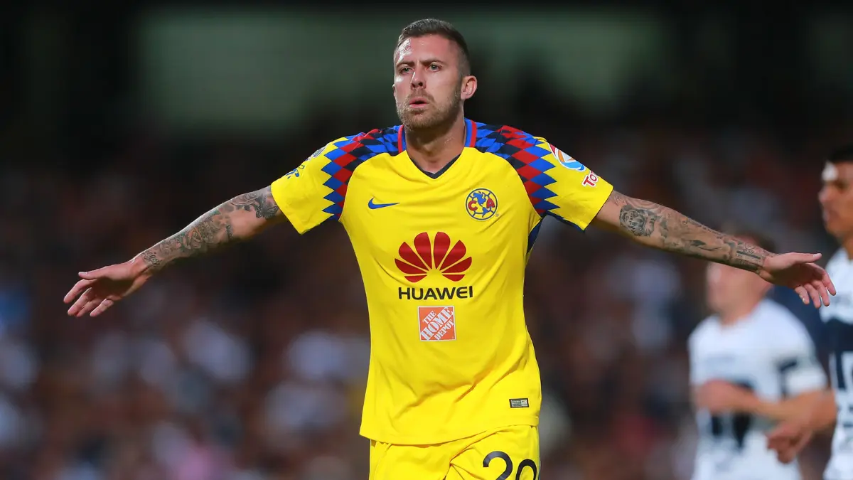 <strong><i>Jérémy Ménez.</i></strong> Su contratación en 2018 buscaba ser el fichaje ´bomba´ del América, muchos decían que el francés era un intento por imitar el éxito que resultó André-Pierre Gignac con Tigres, pero no fue así. A pesar de venir de clubes como PSG, Roma y el Milan, el ahora exfutbolista no logró destacar por las lesiones, polémicas e incluso peleas con el cuerpo técnico.