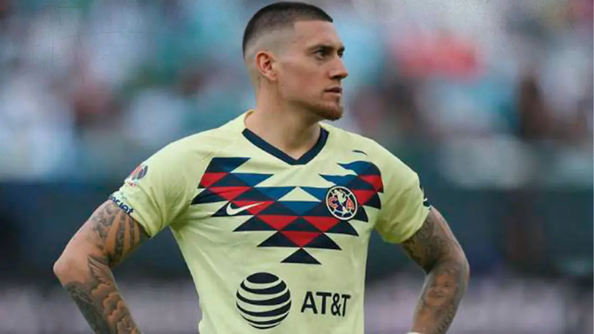 <strong><i>Nicolás Castillo.</i></strong> El caso del goleador chileno no se puede dejar atrás debido a que tenía todo para triunfar en el fútbol mexicano, luego de su gran paso por los Pumas de la UNAM. Llegó al América luego de su paso por el Benfica de Portugal, pero en el ´Ame´ es más recordado por las acciones erradas que por los goles marcados y la lamentable situación médica que lo dejó fuera de las canchas por mucho tiempo. 