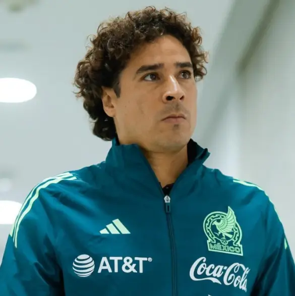 Afición celebra que Guillermo Ochoa sea banca con la Selección Mexicana