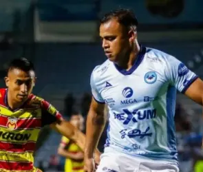 Afición se burla del Mozumbito tras ser separado por indisciplinas