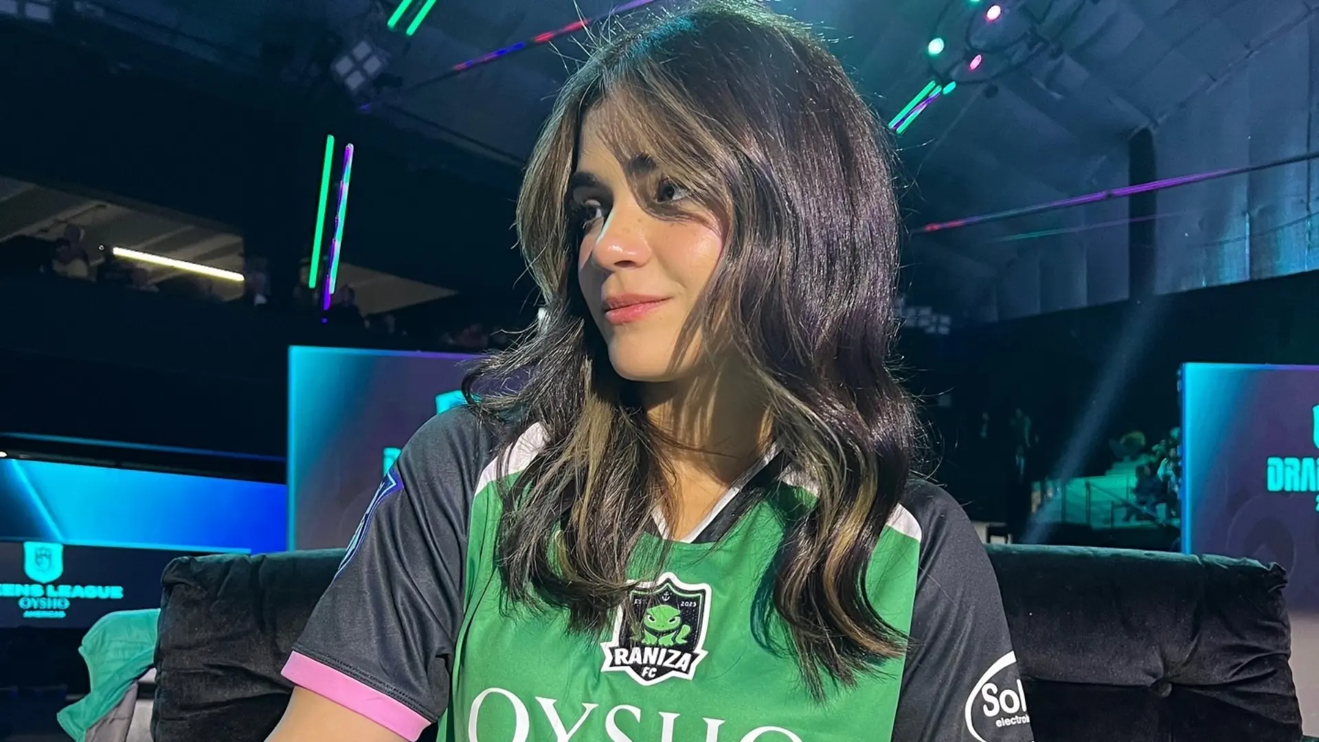 Ahora lo hizo ante Mav, creadora de contenidos y modelo colombiana.