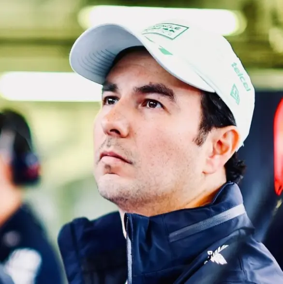 Checo Pérez desafía rumores sobre su salida en Red Bull