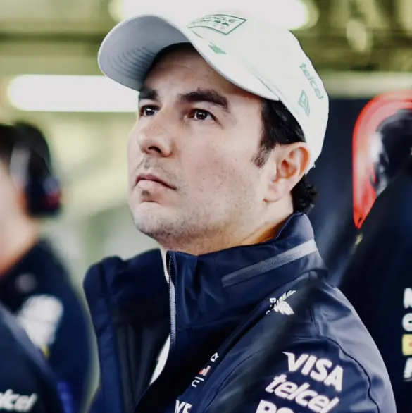 Checo Pérez se excusa y culpa a Liam Lawson de su resultado