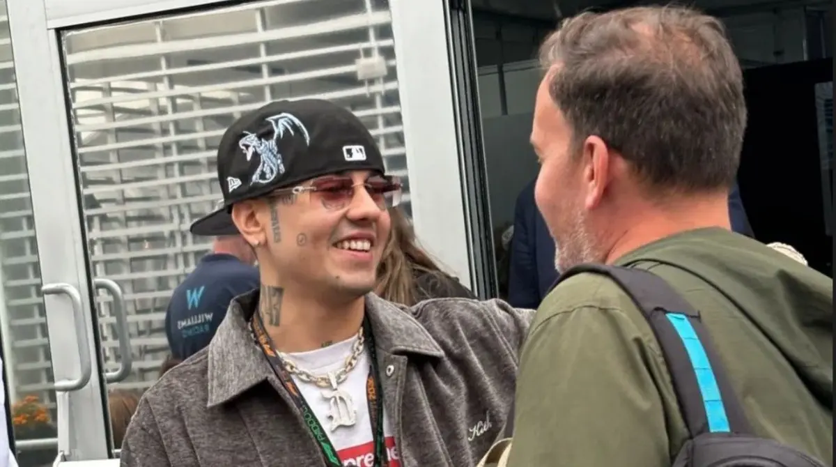 Duki el argentino también está presente.