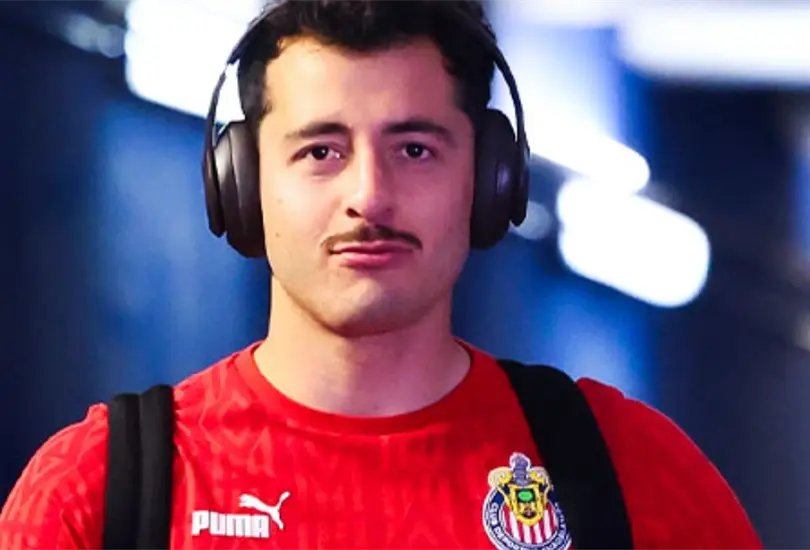 Chivas le tendr&iacute;a preparado un castigo a Alan Mozo.