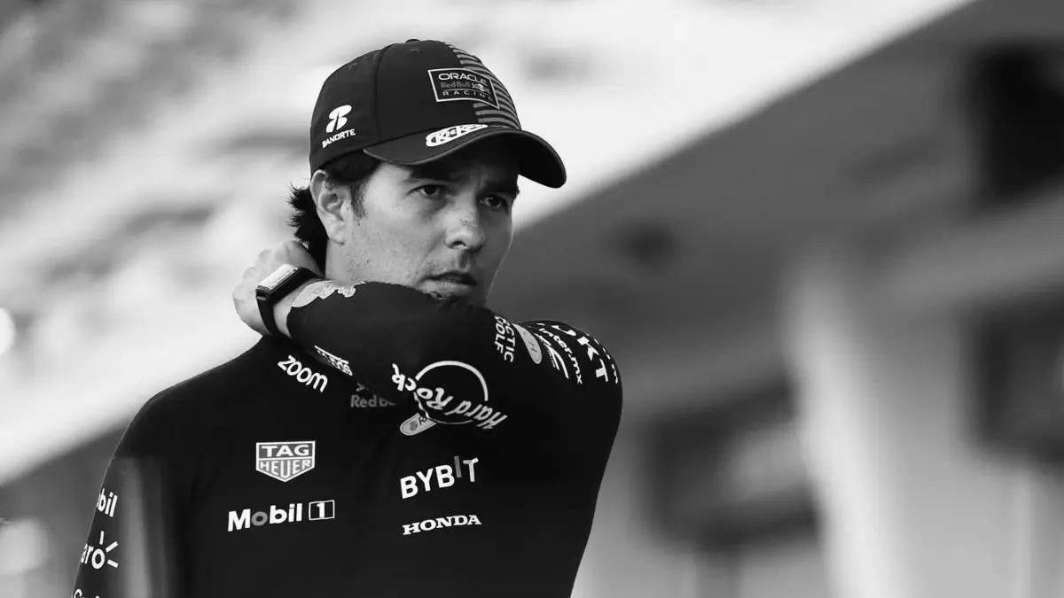  Checo Pérez podría abandonar Red Bull antes de lo pensado. 