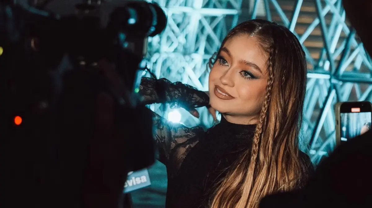 Su recorrido en el mundo de la actuación cuenta con participaciones en telenovelas y series como 'La Rosa de Guadalupe' o 'Como dice el dicho'.