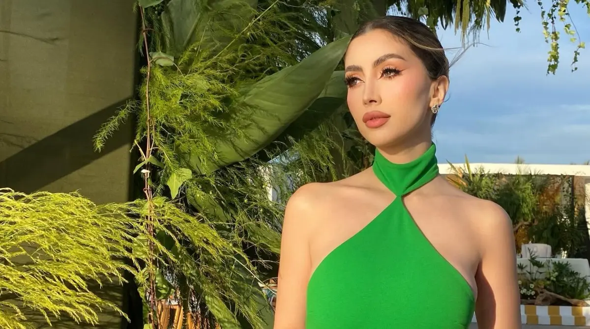 Diana Esparragoza es amiga de la influencer Priscy Escoto, con la cual comparte contenido similar respecto al estilo de vida glamoroso y lujoso.