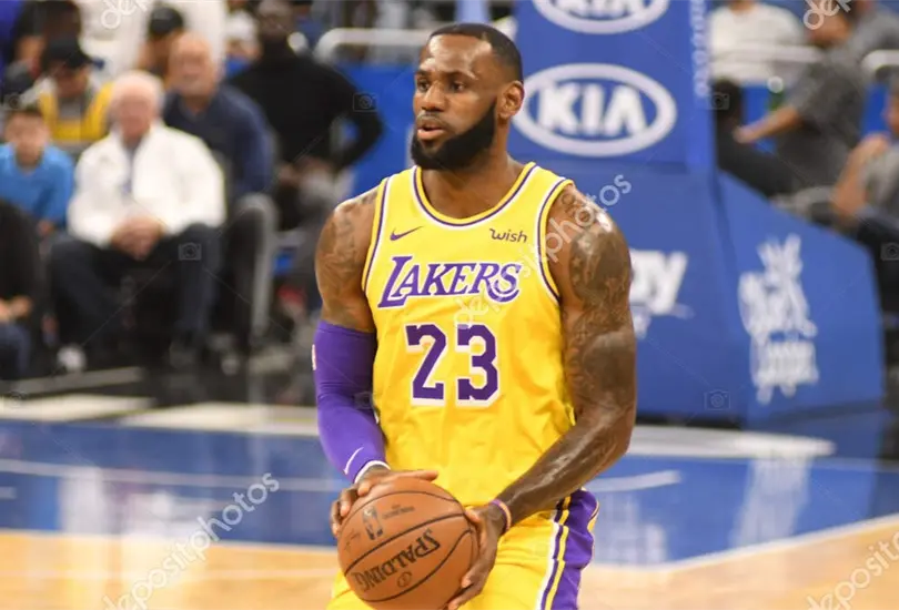 LeBron James vistiendo el uniforme de Los &Aacute;ngeles Lakers