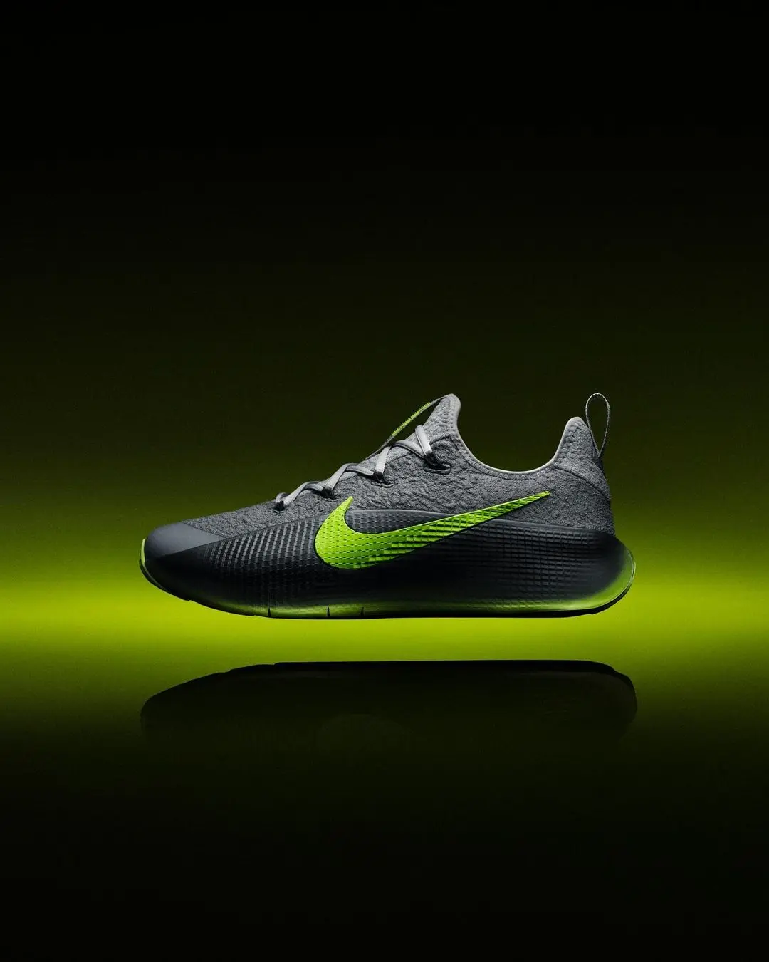 Zapatos y botas Nike es una de las marcas que patrocina a LeBron James Zapatos y botas Nike es una de las marcas que patrocina a LeBron James