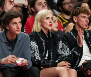 Igor Lichnovsky es abucheado tras aparecer en el NBA Mexico City Game