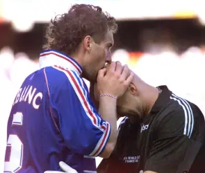 Más allá del balón: Las cábalas que mueven al fútbol