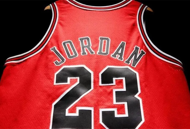 La camiseta de Michael Jordan fue vendida en casi 5 millones de d&oacute;lares