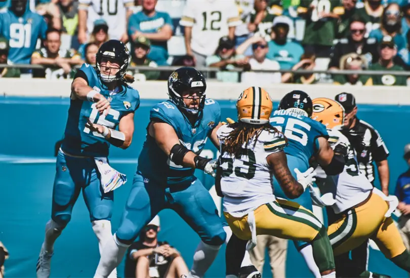 Pasaje de un juego de NFL entre Jacksonville Jaguars vs Green Bay Packers en el estadio EverBank Stadium Pasaje de un juego de NFL entre Jacksonville Jaguars vs Green Bay Packers en el estadio EverBank Stadium