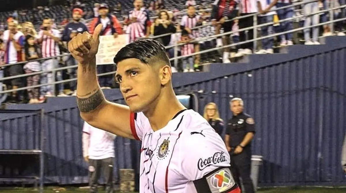  Alan Pulido señaló a Ricardo Peláez como el culpable de su salida de Chivas 