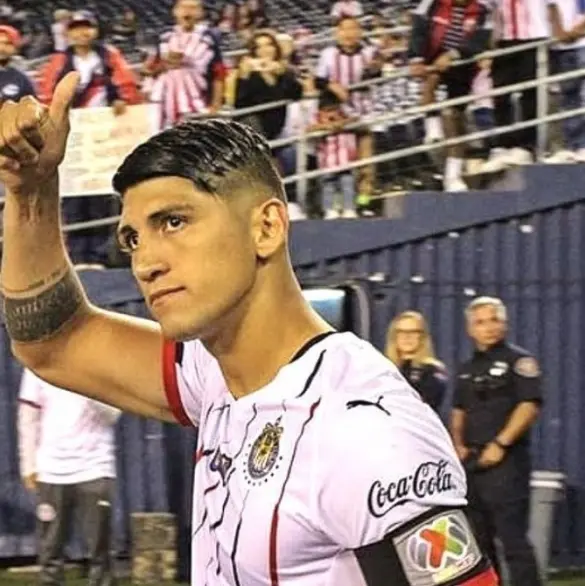 Alan Pulido culpa a Ricardo Peláez de su salida de Chivas