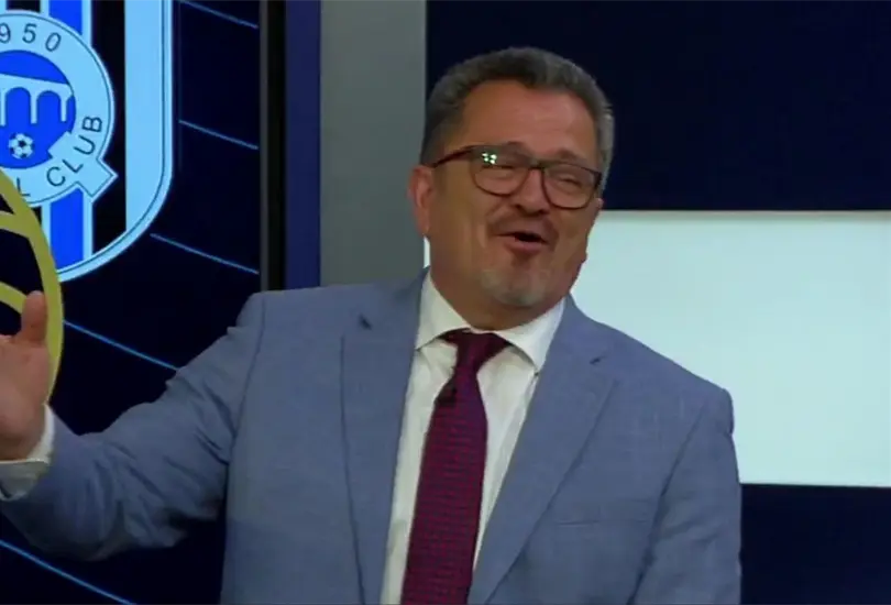 El exjugador se vio sorprendido por la elección de palabras que hizo en plena transmisión en vivo. El exjugador se vio sorprendido por la elección de palabras que hizo en plena transmisión en vivo.