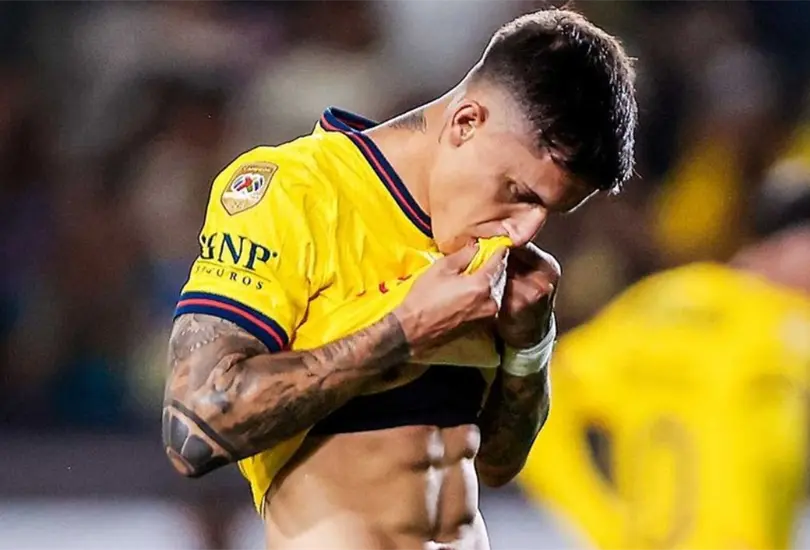 Brian Rodr&iacute;guez se fue contra un aficionado del Am&eacute;rica.