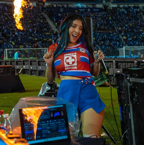 FOTOS: Ella es Shei DJ, la popular aficionada de Cruz Azul