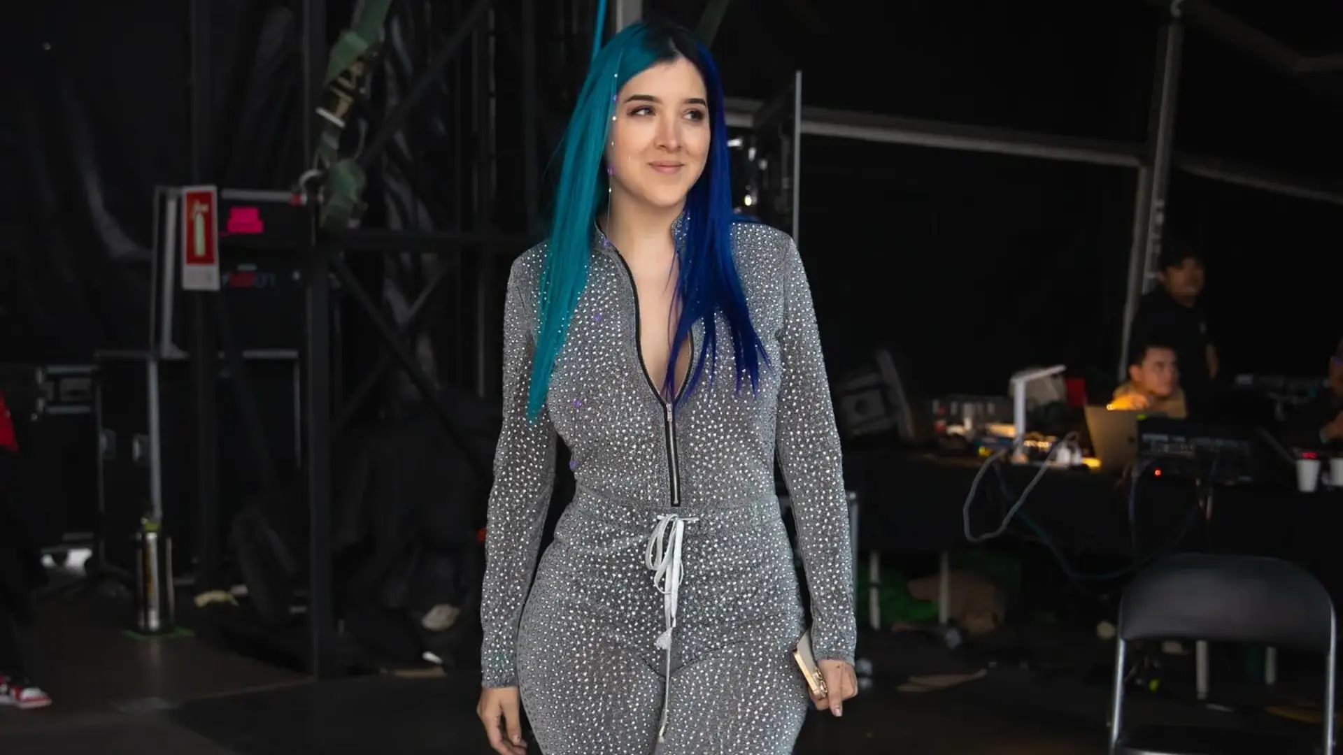 Actualmente colabora con Cruz Azul animando el medio tiempo de sus partidos como local.