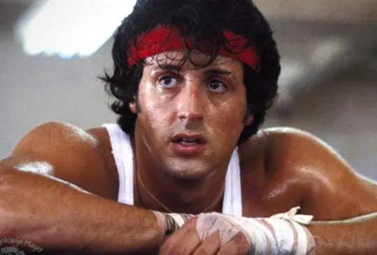 Rocky es una película estadounidense de 1976 escrita y protagonizada por Sylvester Stallone