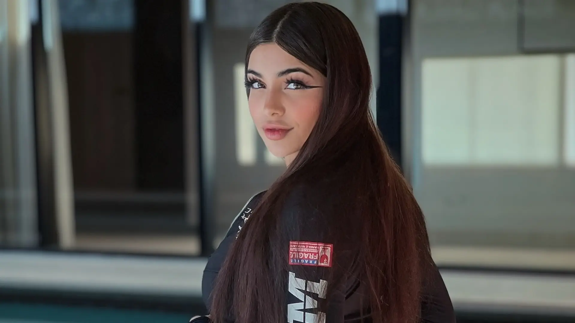 En Instagram acumula casi de 400 mil followers en su cuenta principal.