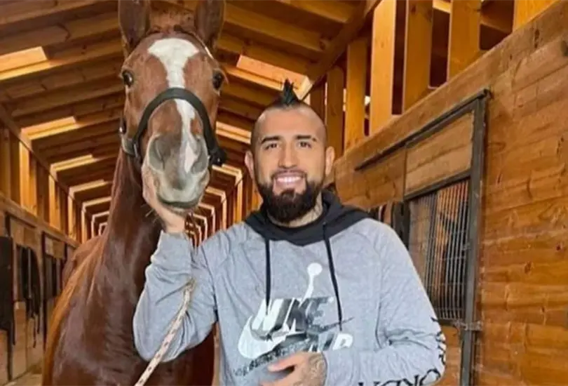 Arturo Vidal es un amante de los purasangre y en septiembre se desprendi&oacute; de 17 potrillos de carrera, la subasta le dej&oacute; bastante dinero en sus cuentas bancarias